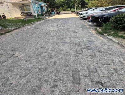 小区骨干谈路修缮更新，上千户住户告别摇荡路